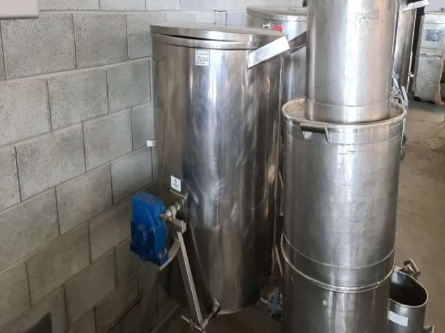 Tanque 500 L armazenamento basculante