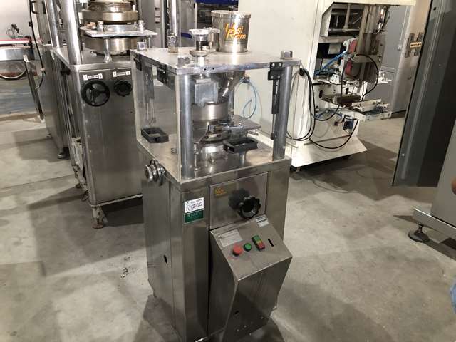 Compressora aut. rotativa 12 punções marca UsiRam